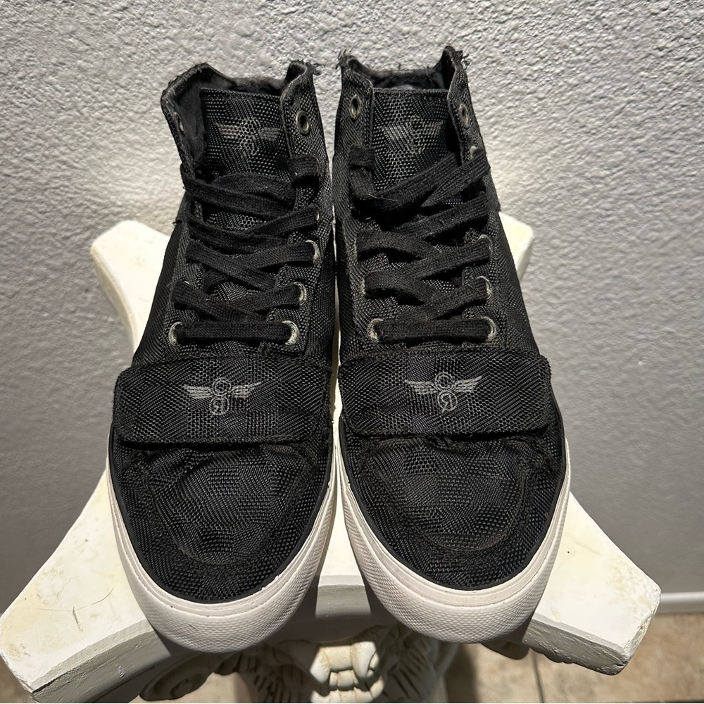 CREATIVE RECREATION CESARIO
Black Shoe Size 8.5